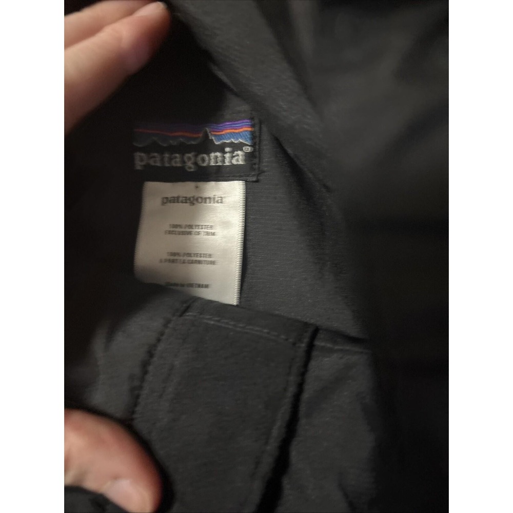 Patagonia Black Raincoat Long Length Size Men's Medium - Picture 2 of 3